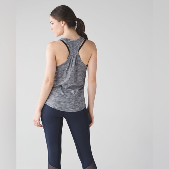 Lululemon Yogi Everyday Tank
in Space Dye White Black.
Size 10.
NWOT. - Picture 4 of 5